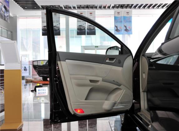 经典帝豪 2010款 三厢 1.8L CVT天窗型 车厢座椅   前门板