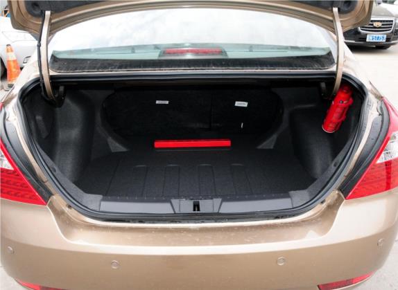 经典帝豪 2012款 三厢 1.8L 手动豪华型 车厢座椅   后备厢