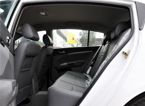 经典帝豪 2012款 两厢 1.5L 手动舒适型 车厢座椅   后排空间