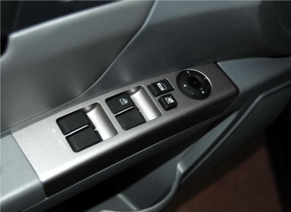 经典帝豪 2012款 两厢 1.5L 手动豪华型 车厢座椅   门窗控制