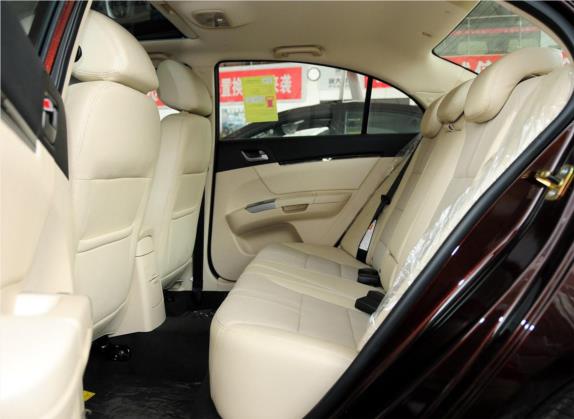 经典帝豪 2013款 三厢 1.8L 手动旗舰型 车厢座椅   后排空间