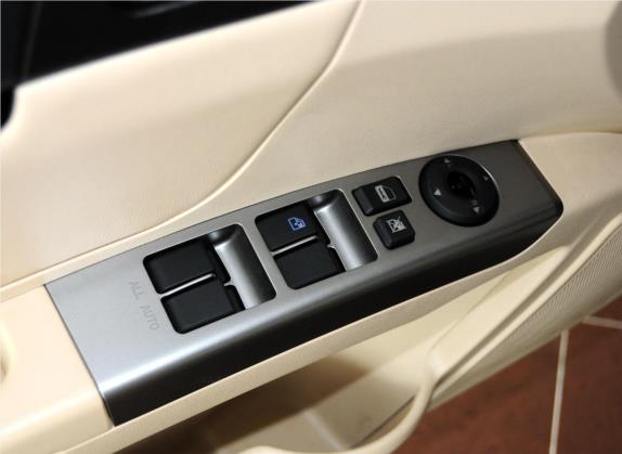 经典帝豪 2013款 三厢 1.8L 手动旗舰型 车厢座椅   门窗控制