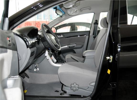 经典帝豪 2013款 三厢 1.5L 手动进取型 车厢座椅   前排空间