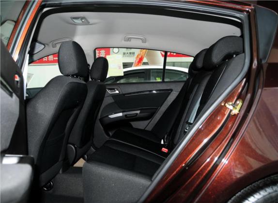 经典帝豪 2013款 两厢 1.5L 手动进取型 车厢座椅   后排空间