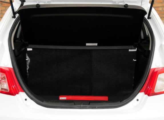 经典帝豪 2013款 两厢 1.5L 手动精英型 车厢座椅   后备厢