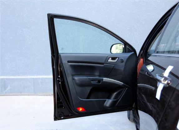 经典帝豪 2013款 两厢 1.5L 手动尊贵型 车厢座椅   前门板