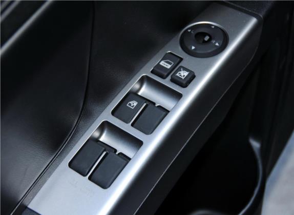 经典帝豪 2013款 两厢 1.5L 手动尊贵型 车厢座椅   门窗控制