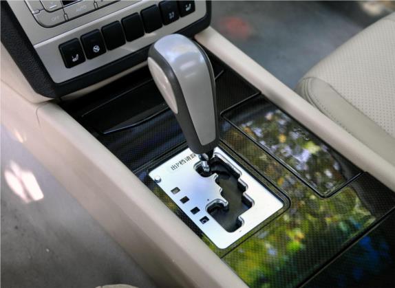 吉利EC8 2011款 2.4L 自动行政版 中控类   挡把