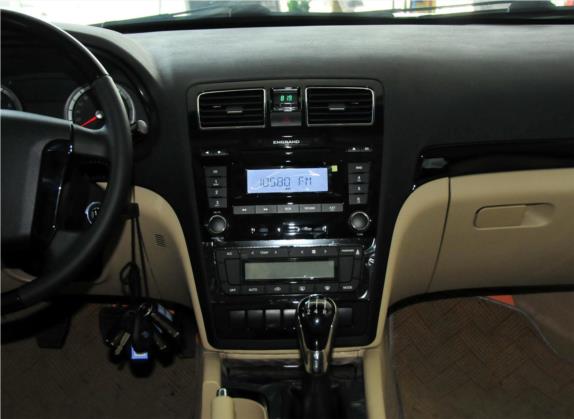 吉利EC8 2011款 2.0L 手动舒适版 中控类   中控台