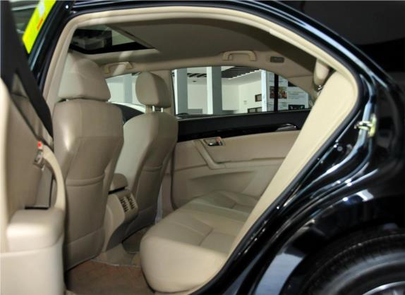 吉利EC8 2011款 2.0L 手动舒适版 车厢座椅   后排空间
