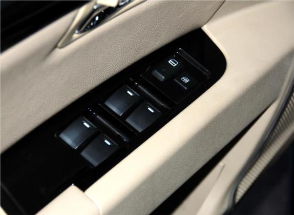 吉利EC8 2011款 2.0L 自动舒适版 车厢座椅   门窗控制