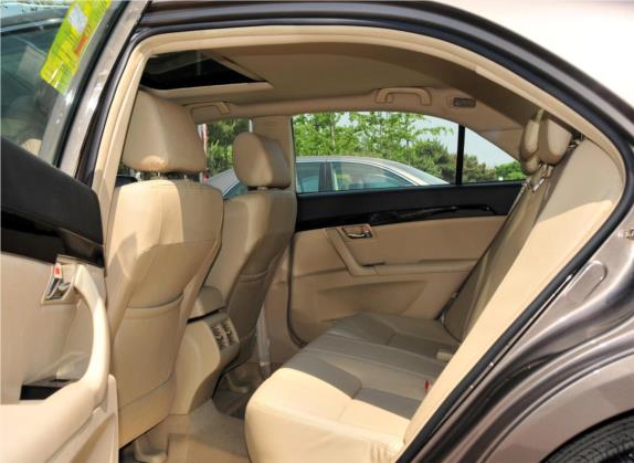 吉利EC8 2011款 2.0L 自动尊贵版 车厢座椅   后排空间