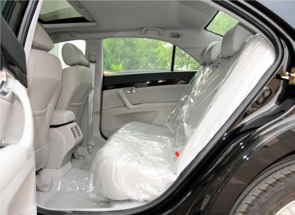 吉利EC8 2013款 2.0L 自动尊贵型 车厢座椅   后排空间