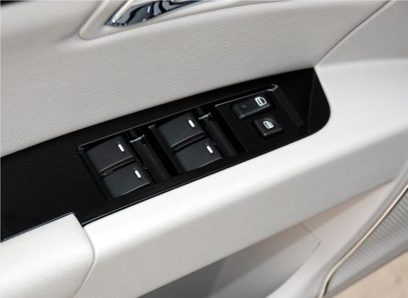 吉利EC8 2013款 2.0L 自动尊贵型 车厢座椅   门窗控制