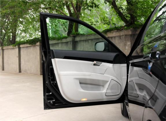 吉利EC8 2013款 2.4L 自动尊贵型 车厢座椅   前门板