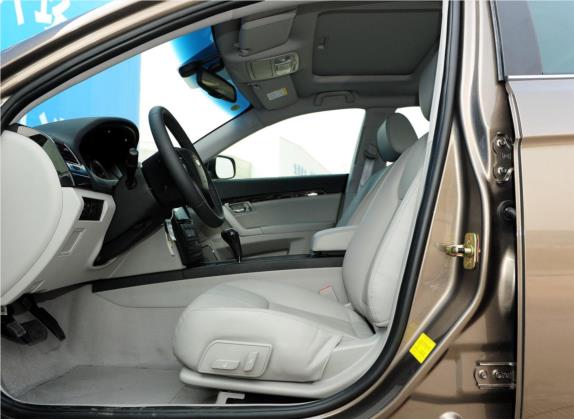 吉利EC8 2013款 2.4L 自动行政型 车厢座椅   前排空间