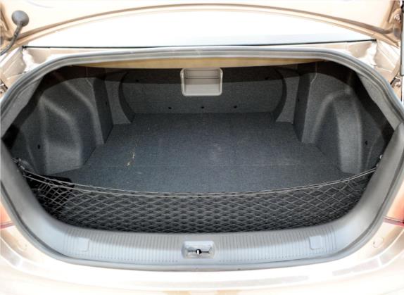吉利EC8 2013款 2.4L 自动行政型 车厢座椅   后备厢