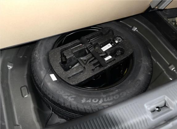 吉利EC8 2015款 2.0L 手动精英型 其他细节类   备胎