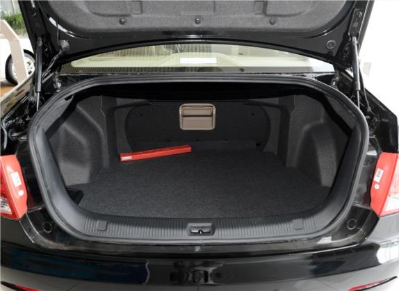吉利EC8 2015款 2.0L 手动精英型 车厢座椅   后备厢