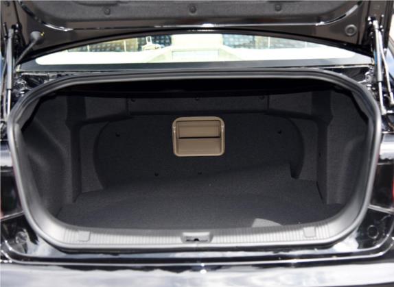 吉利EC8 2015款 2.0L 自动精英型 车厢座椅   后备厢