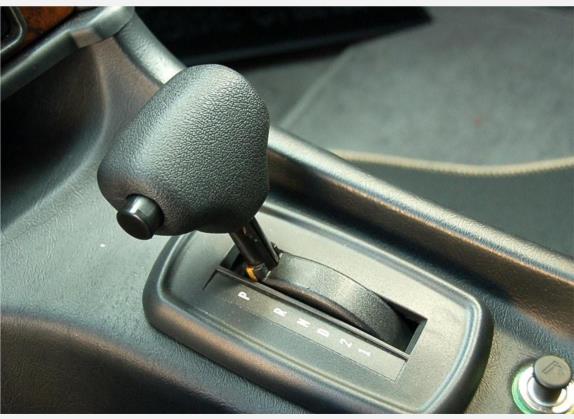 英伦TX4 2009款 2.5T 自动标配 中控类   挡把