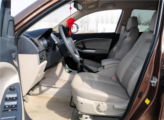 吉利GX7 2012款 1.8L 手动舒适型 车厢座椅   前排空间