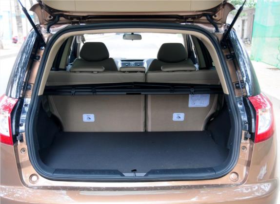 吉利GX7 2012款 2.4L 自动行政型 车厢座椅   后备厢