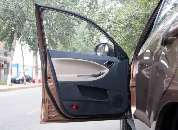 吉利GX7 2012款 2.4L 自动行政型 车厢座椅   前门板