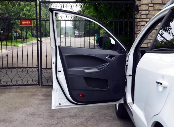 吉利GX7 2013款 2.0L 自动尊贵型 车厢座椅   前门板