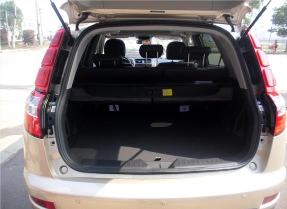 吉利GX7 2014款 2.0L 自动豪华型 车厢座椅   后备厢