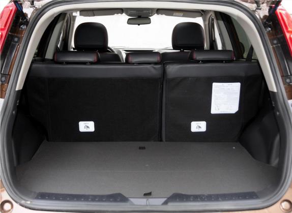 吉利GX7 2014款 2.0L 自动尊贵型 车厢座椅   后备厢
