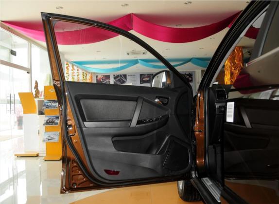 吉利GX7 2014款 2.4L 自动尊贵型 车厢座椅   前门板