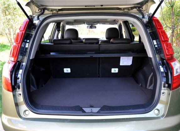 吉利GX7 2015款 运动版 2.0L 自动尊贵型 车厢座椅   后备厢
