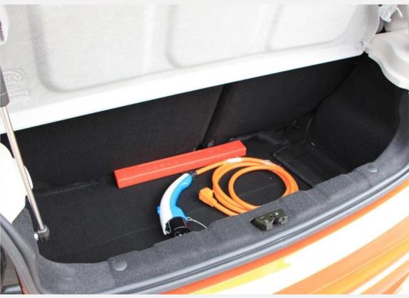 江铃E200L 2016款 E200 舒适型 其他细节类   备胎