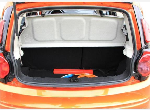 江铃E200L 2016款 E200 舒适型 车厢座椅   后备厢