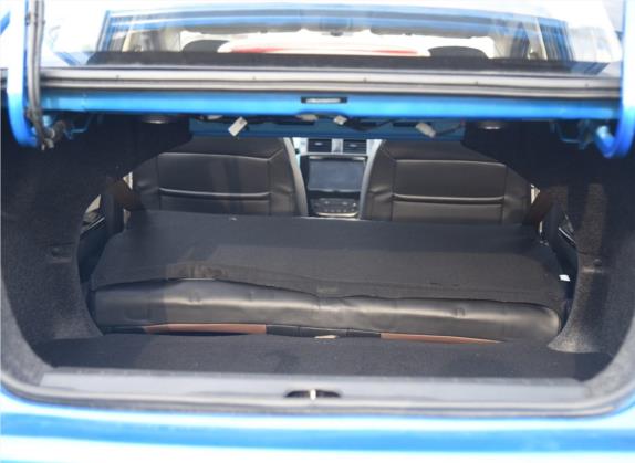 江铃E160 2017款 E160 舒适型 车厢座椅   后备厢