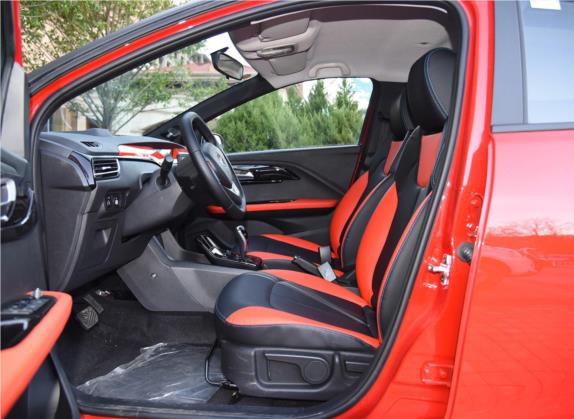 易至EV3 2019款 酷跑版 车厢座椅   前排空间