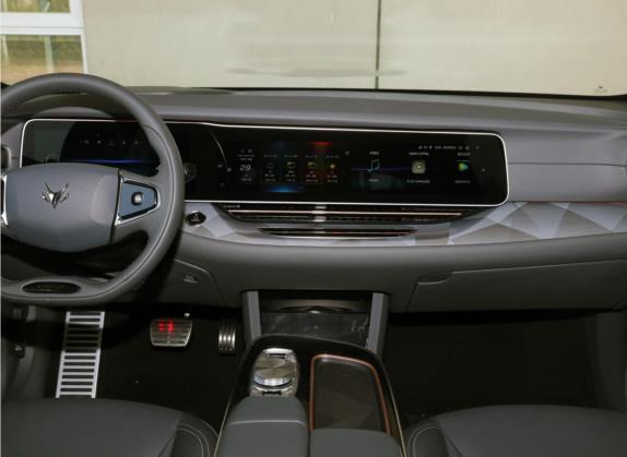 极狐 阿尔法S(ARCFOX αS) 2021款 525S 175kW 中控类   中控台