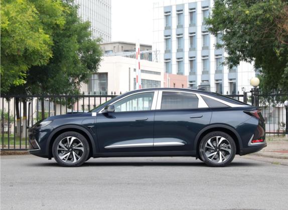 极狐 阿尔法S(ARCFOX αS) 2021款 525S 175kW 外观   正侧