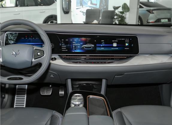 极狐 阿尔法S(ARCFOX αS) 2021款 708S+ 175kW 中控类   中控台