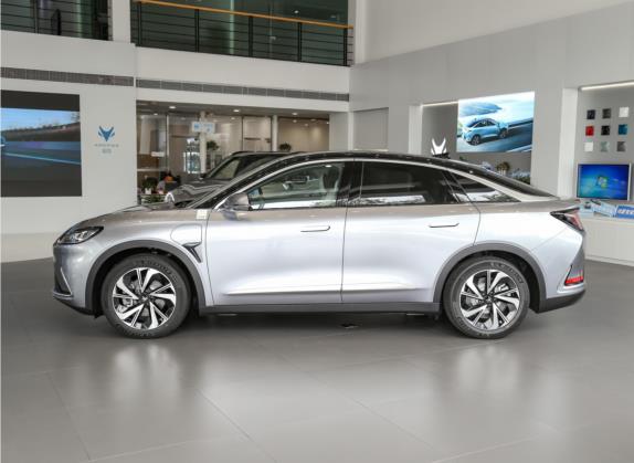 极狐 阿尔法S(ARCFOX αS) 2021款 708S+ 175kW 外观   正侧