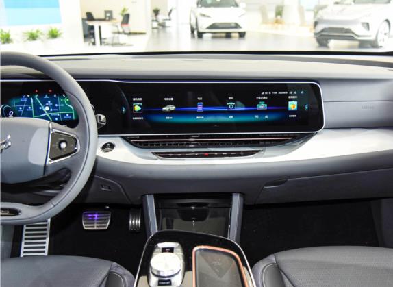 极狐 阿尔法S(ARCFOX αS) 2022款 708S+ 160kW 中控类   中控台