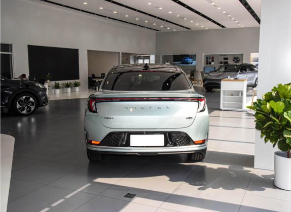 极狐 阿尔法S(ARCFOX αS) 2022款 708S+ 160kW 外观   正后