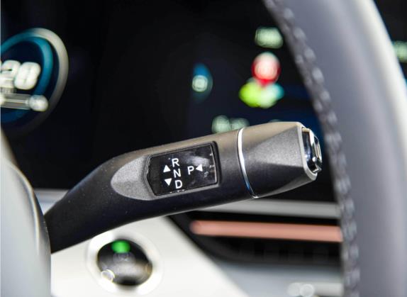 极狐 阿尔法S(ARCFOX αS) 2022款 708S+ 160kW 中控类   挡把