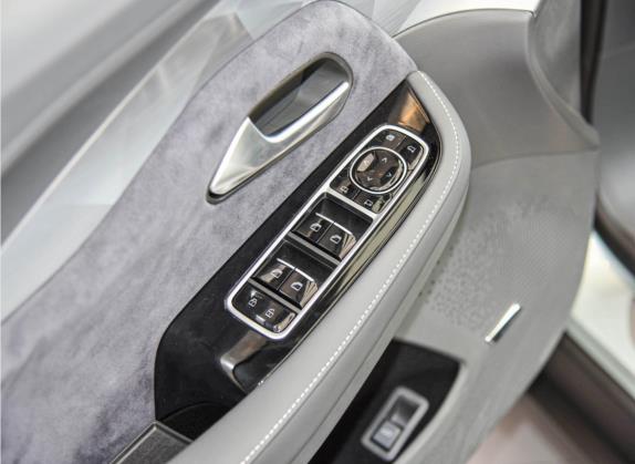 极狐 阿尔法S(ARCFOX αS) 2022款 708S+ 160kW 车厢座椅   门窗控制