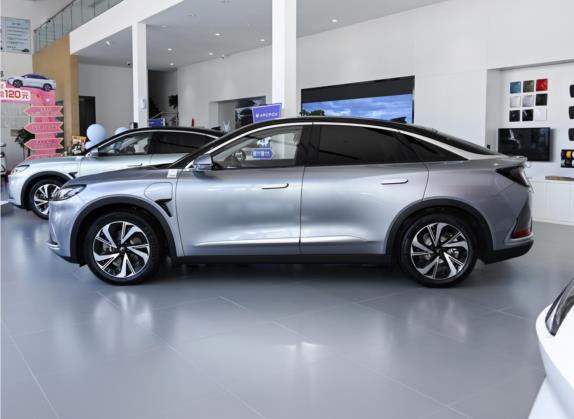 极狐 阿尔法S(ARCFOX αS) 2022款 708S+ 175kW 外观   正侧