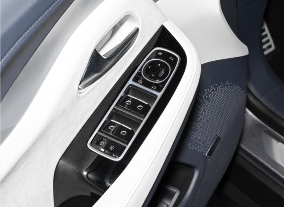 极狐 阿尔法S(ARCFOX αS) 2022款 708S+ 175kW 车厢座椅   门窗控制