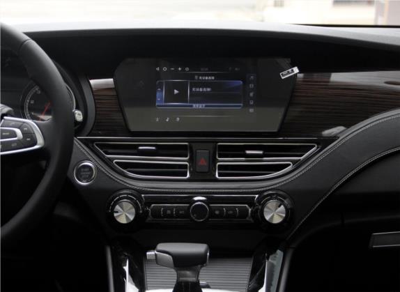 君马S70 2018款 1.5T 自动标准型 7座 中控类   中控台