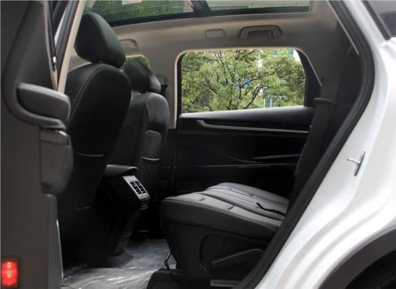 君马S70 2018款 1.5T 自动标准型 7座 车厢座椅   后排空间