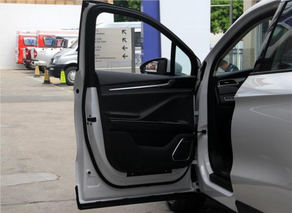 君马S70 2018款 1.5T 自动标准型 7座 车厢座椅   前门板